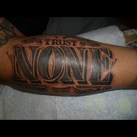 Ink Sav en Instagram “TRUST NONE by cakeduplok letters