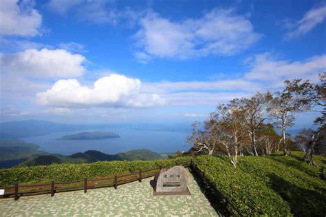 山頂から望む阿寒摩周国立公園の大パノラマ