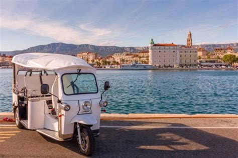 Tuk Tuk Booking