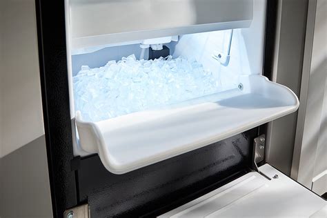 Turn on the ice maker