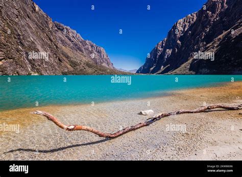 Turquoise Lake Andes