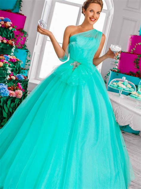 Say 'I Do' to Elegance with a Turquoise Wedding Dress: Stunning Options for Your Big Day