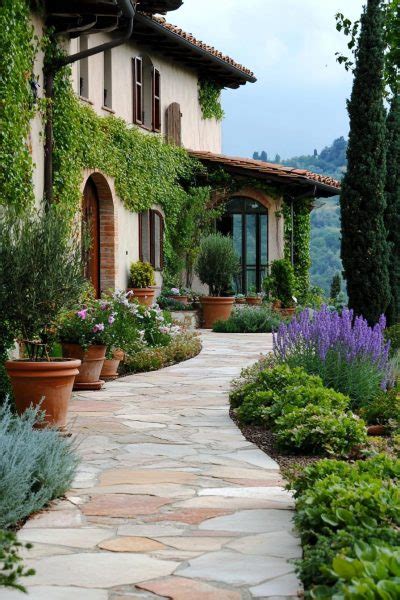Tuscan Front Yard Landscape Design
