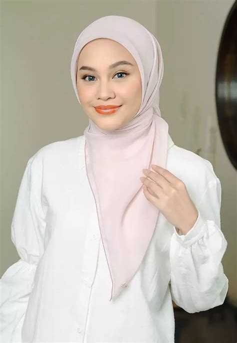 Tutorial Hijab Segi Empat Simple Dan Modis Untuk Remaja 2020