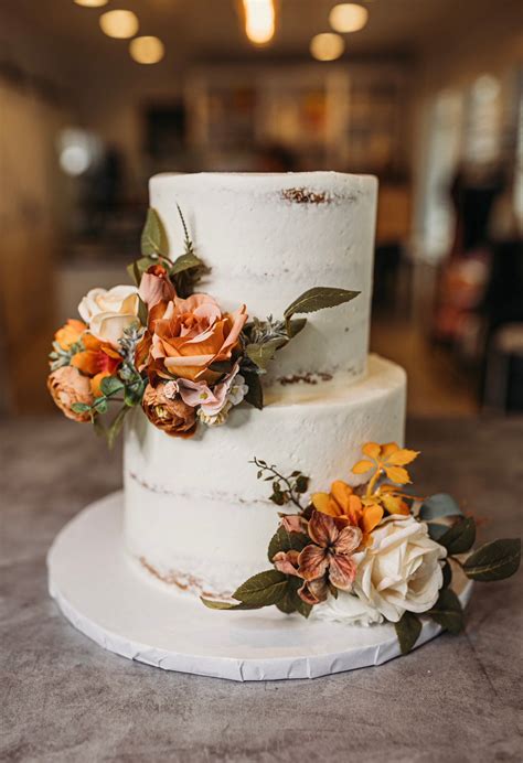 Two-Layer Flower Cake Design Techniques