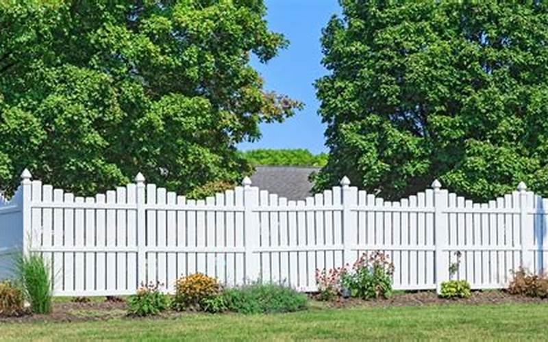 Types Of Vinyl Privacy Fence: A Comprehensive Guide