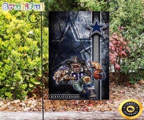 Types of Dallas Cowboys Yard Flags