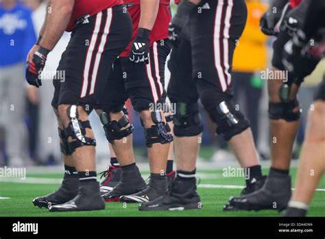 Types of Football Knee Braces