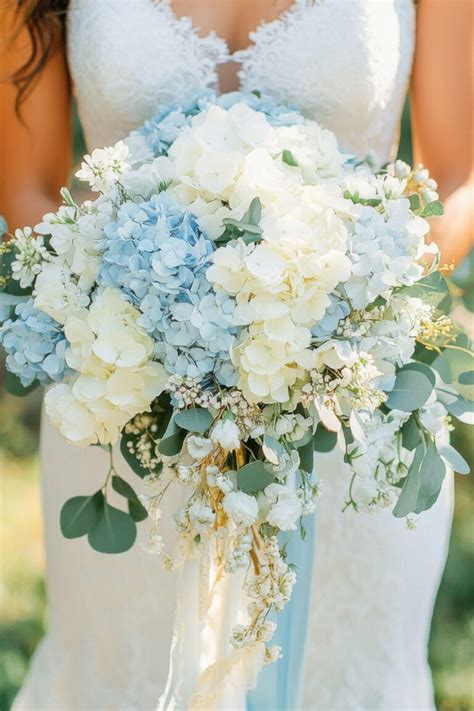 Types of Hydrangea Wedding Bouquets