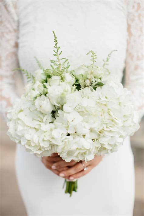Types of White Hydrangea Wedding Bouquets