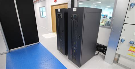 UPS Battery Power Supplying Micro Server Computers