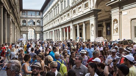 Uffizi Gallery Crowd