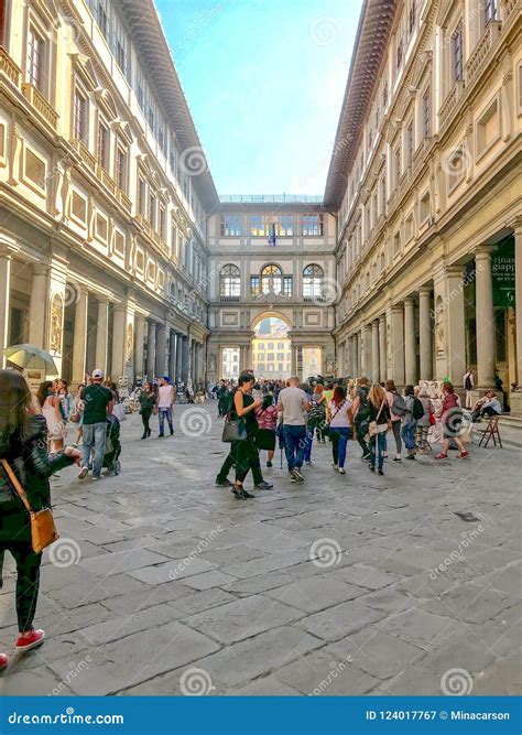 Uffizi Gallery Crowd Control