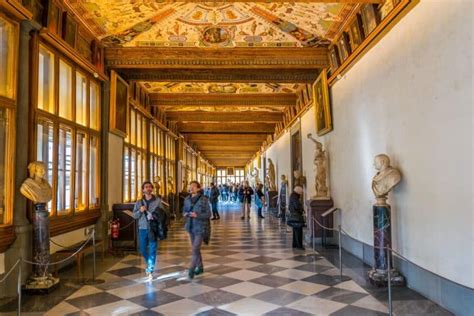 Uffizi Gallery tour guide explaining