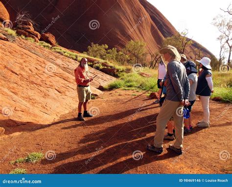 Uluru tour guide
