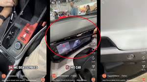 La macchina del Comune che cade a pezzi diventa l'attrazione del Parco