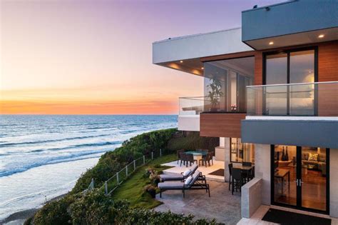 Unbeatable Location Steps from the Beach