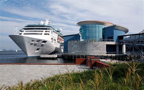 Understanding the Half Moone Cruise Center