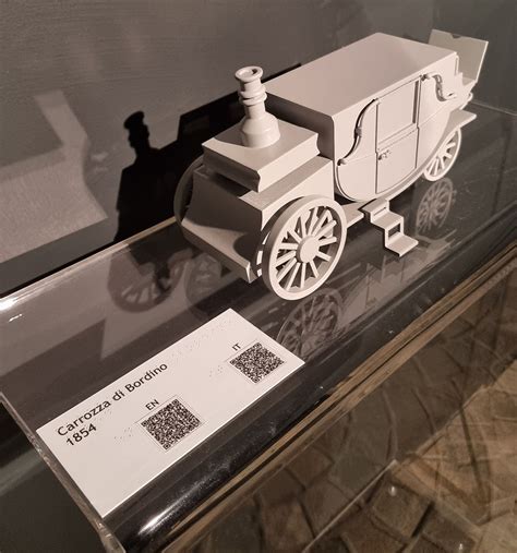 Unique Exhibits Mauto