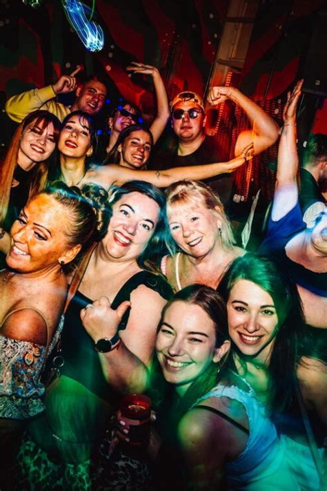 Unique Pub Crawl Experiences