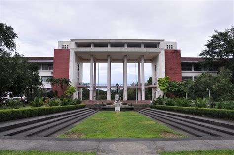 Universitas di Manila