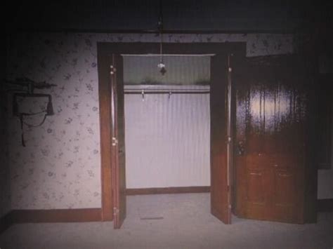 Unnerving Images Of Rooms