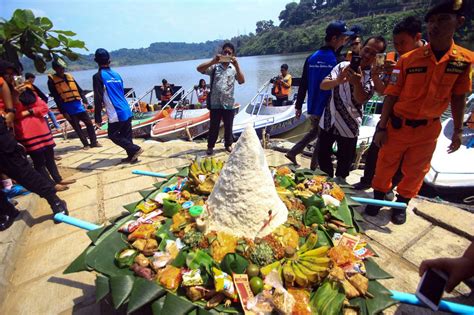 Upacara dan Tradisi Myanmar di Indonesia