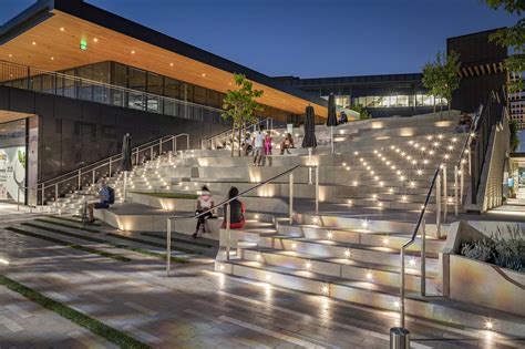 Interconnected Staircase