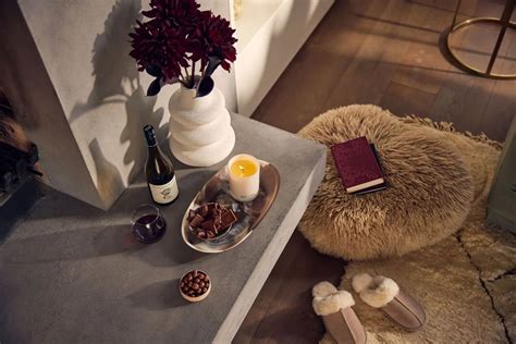 Use black to create a cocooning feel