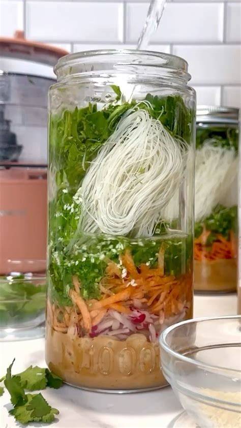 Using Fresh or Frozen Noodles Instead of Instant Noodles