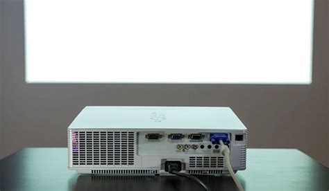 Using a Projector on White or Grey Walls