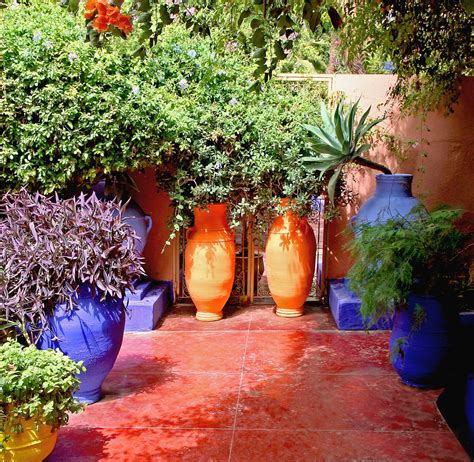 Using pots in a Mediterranean garden
