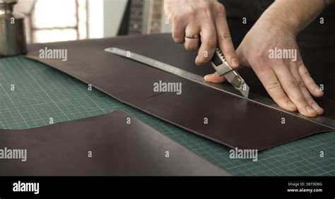 Utility Knife For Cutting Leather