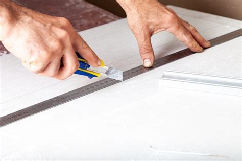 Utility Knife To Cut Tile