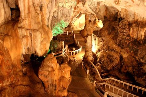 Vang Vieng cave exploration