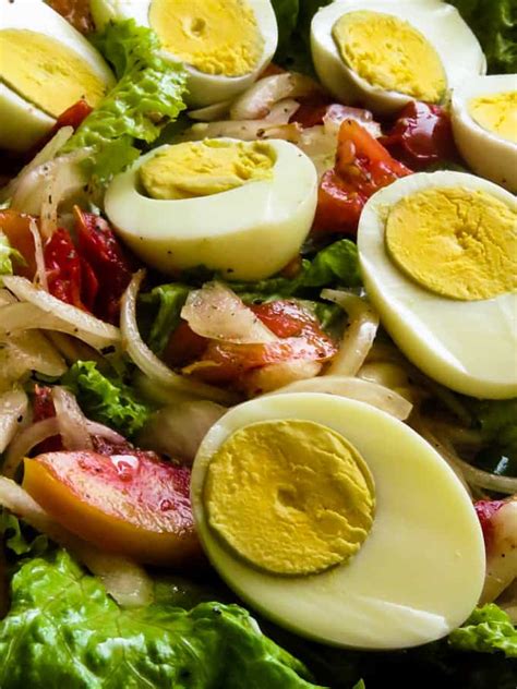 Vegetable Salad with Boiled Eggs