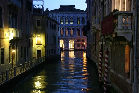 Venice Ghost Tour Review: Haunted Palaces & Secret Canals