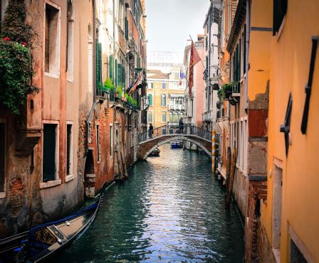 Venice Hidden Alleys