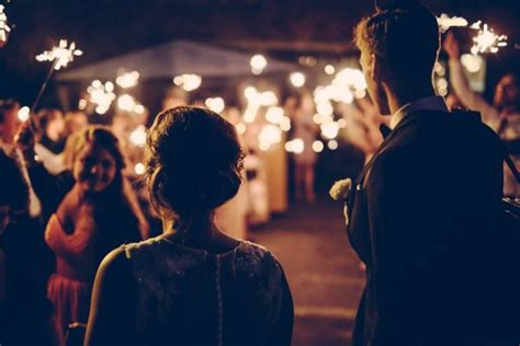 Tipps für eine perfekte Verlobungsfeier: Ideen, Dekoration und Planung