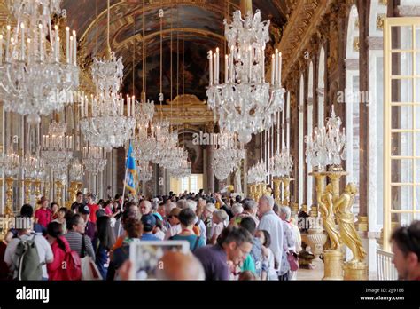 Versailles Crowds