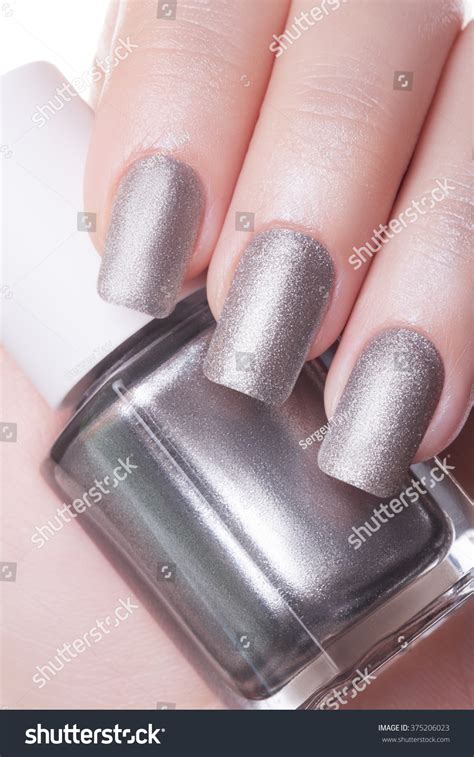 Very Beautiful Silver Metallic Nails