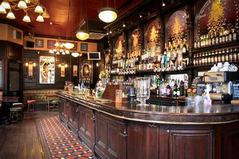 Victoria: British-Style Pub Fare