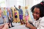 Videos Kids Playing with Barbie's