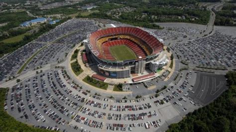 Spectacular View of the Field Parking: Experience the Best!