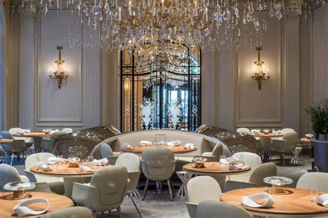 Villa versus Restaurant