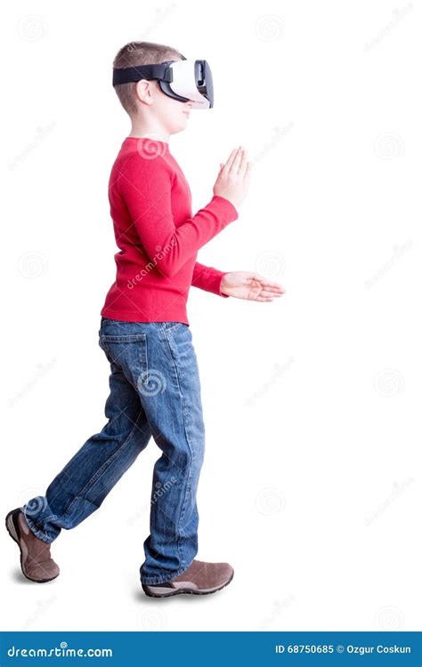 Virtual reality headset walking