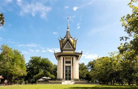 Visiting Choeng Ek