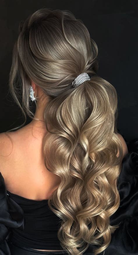 Voluminous Low Ponytail