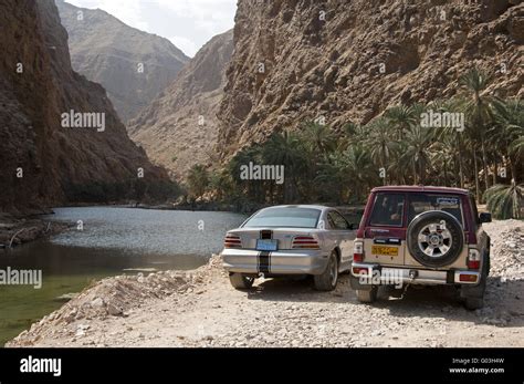 Wadi Shab parking