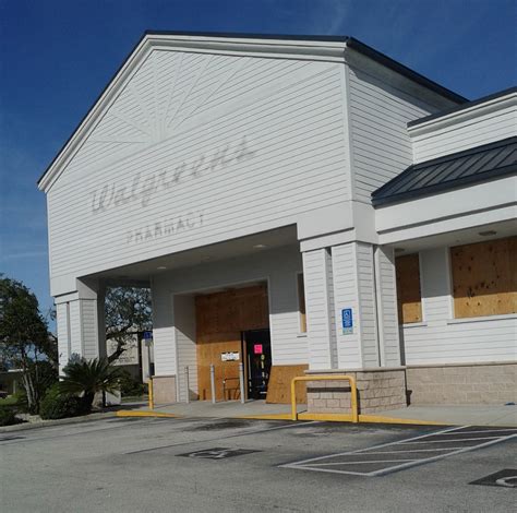 Walgreens Warren 11635 E. 13 Mile Road Warren, MI 48093 Landes Group